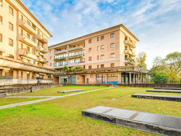 appartamento in vendita ad Olgiate Olona in zona Buon Gesù