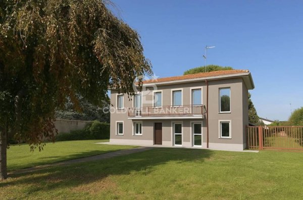 casa indipendente in vendita ad Olgiate Olona