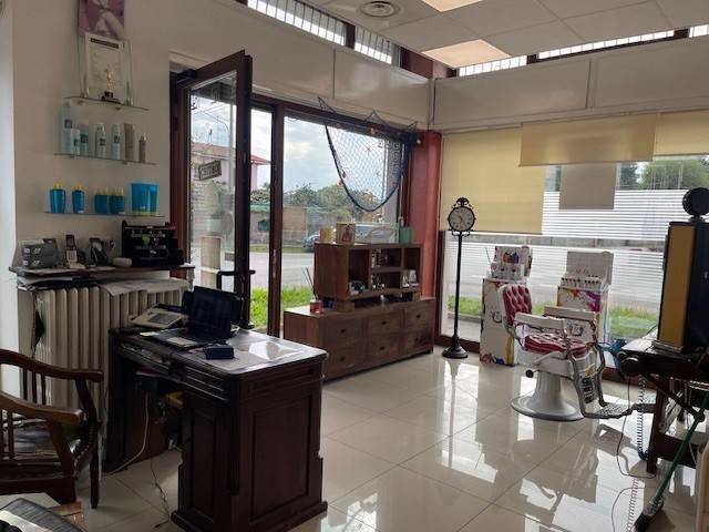 negozio in vendita ad Olgiate Olona