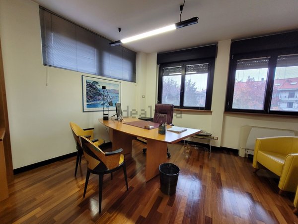 ufficio in vendita ad Olgiate Olona