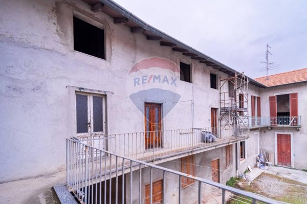 casale in vendita ad Olgiate Olona