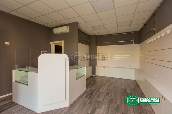 appartamento in vendita ad Olgiate Olona in zona Buon Gesù