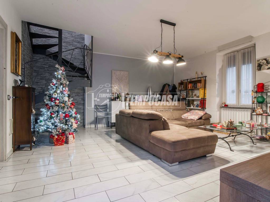 appartamento in vendita ad Olgiate Olona