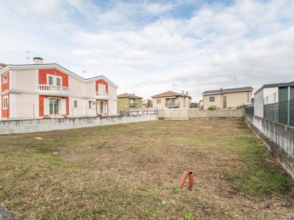 terreno edificabile in vendita ad Olgiate Olona
