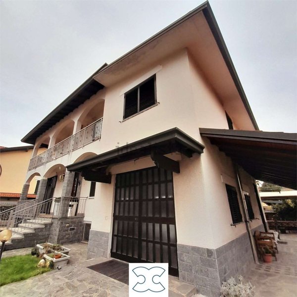 casa indipendente in vendita ad Olgiate Olona