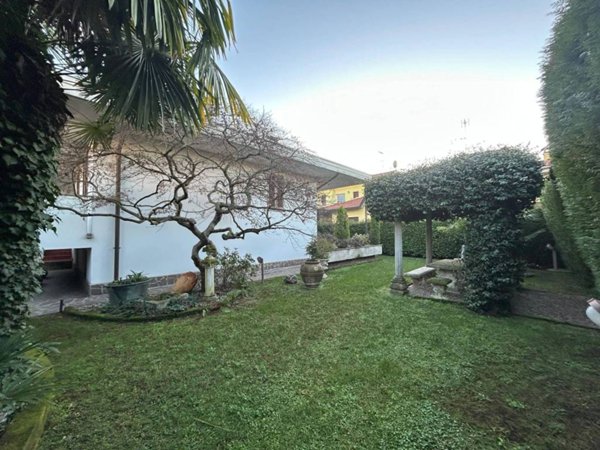 casa indipendente in vendita ad Olgiate Olona