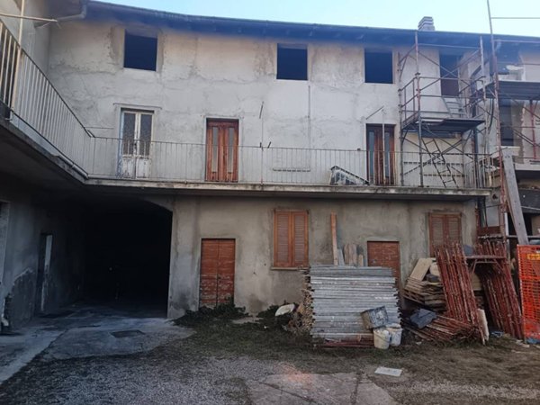 casa indipendente in vendita ad Olgiate Olona