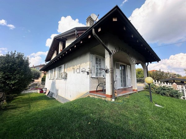 casa indipendente in vendita ad Olgiate Olona