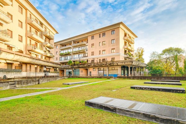 appartamento in vendita ad Olgiate Olona in zona Buon Gesù