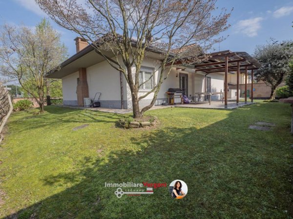 casa indipendente in vendita ad Olgiate Olona