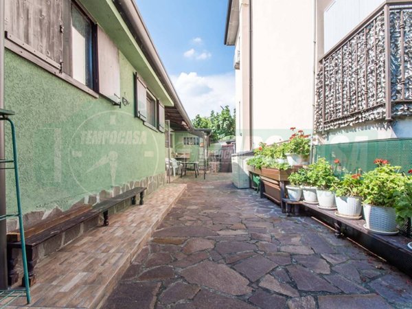 casa indipendente in vendita ad Olgiate Olona