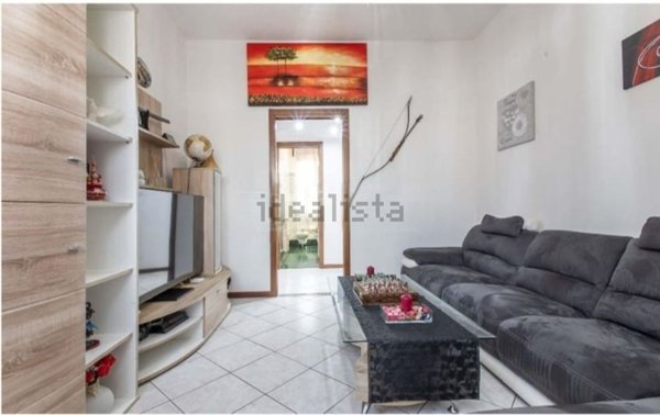 appartamento in vendita ad Olgiate Olona in zona Buon Gesù