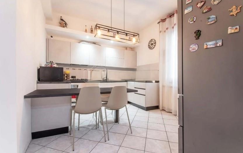 appartamento in vendita ad Olgiate Olona in zona Buon Gesù