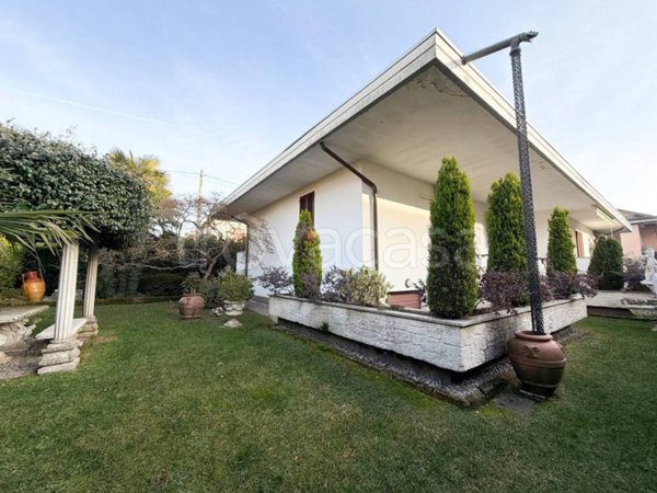 casa indipendente in vendita ad Olgiate Olona