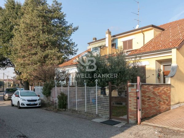 casa indipendente in vendita ad Olgiate Olona