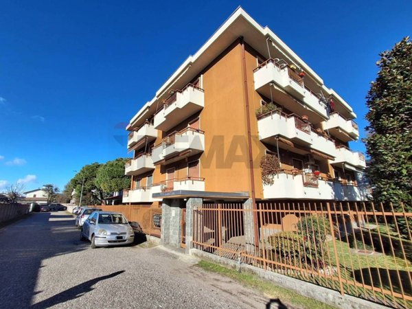 appartamento in vendita ad Olgiate Olona in zona Buon Gesù