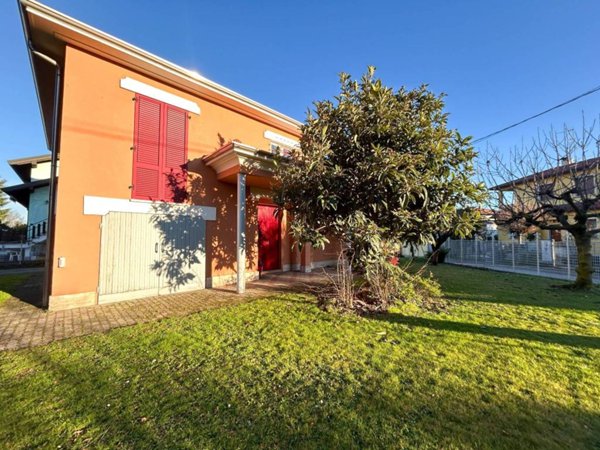 casa indipendente in vendita ad Olgiate Olona