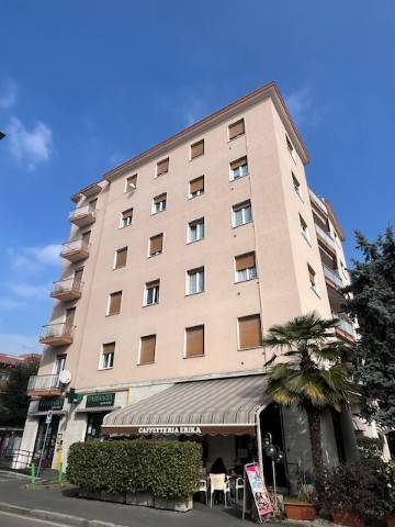 appartamento in vendita ad Olgiate Olona in zona Buon Gesù