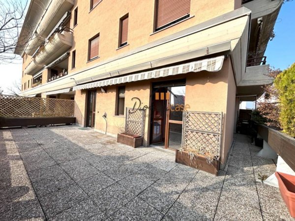 appartamento in vendita ad Olgiate Olona in zona Buon Gesù