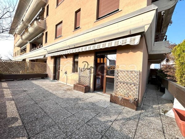 appartamento in vendita ad Olgiate Olona in zona Buon Gesù