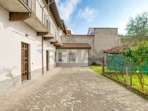 casa indipendente in vendita ad Olgiate Olona