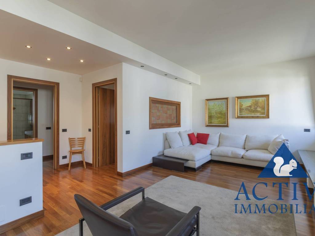 casa indipendente in vendita ad Olgiate Olona