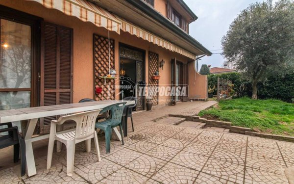 casa indipendente in vendita ad Olgiate Olona in zona Buon Gesù