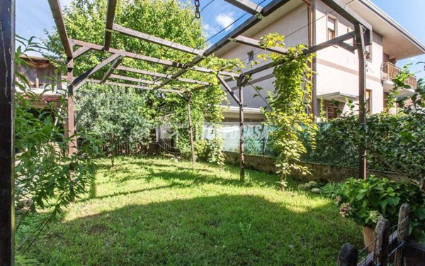 casa indipendente in vendita ad Olgiate Olona