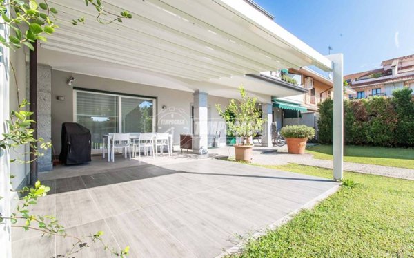 casa indipendente in vendita ad Olgiate Olona in zona Buon Gesù