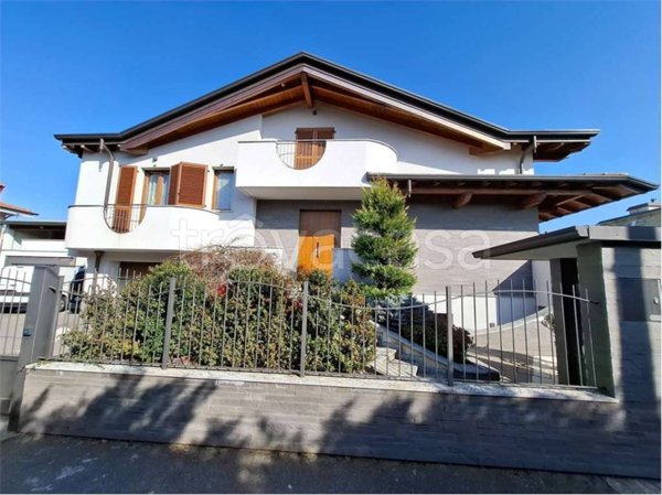 casa indipendente in vendita ad Olgiate Olona