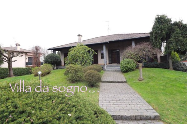 casa indipendente in vendita ad Olgiate Olona