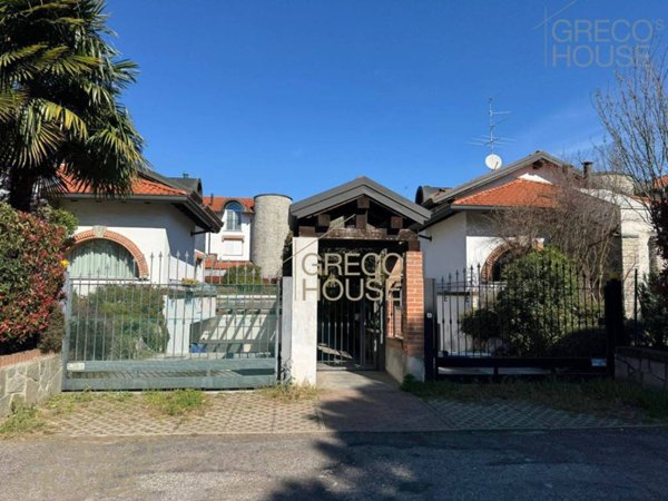 appartamento in vendita ad Olgiate Olona in zona Buon Gesù