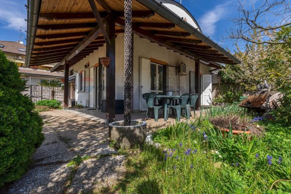 casa indipendente in vendita ad Olgiate Olona