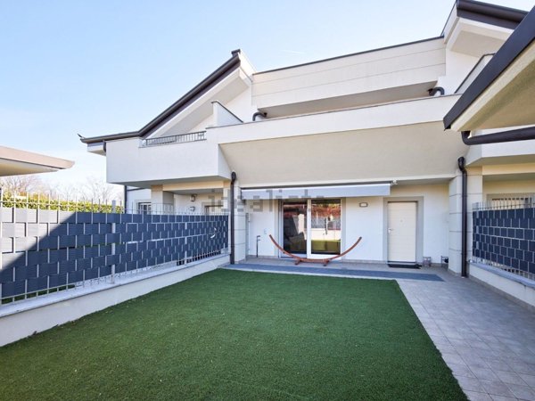 casa indipendente in vendita ad Olgiate Olona