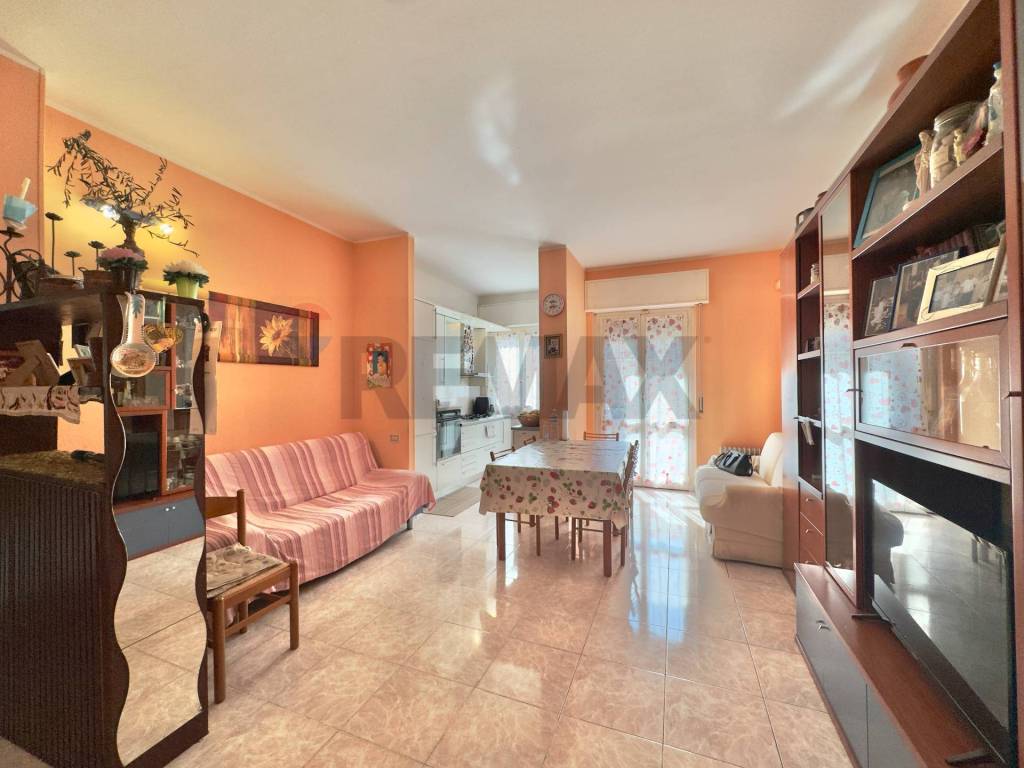 appartamento in vendita ad Olgiate Olona in zona Buon Gesù