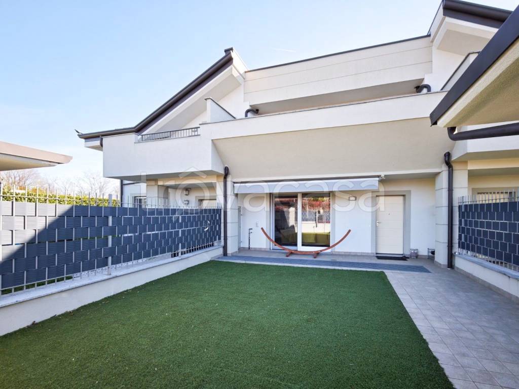 casa indipendente in vendita ad Olgiate Olona