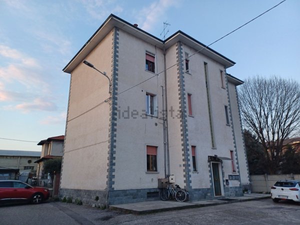 appartamento in vendita ad Olgiate Olona in zona Buon Gesù