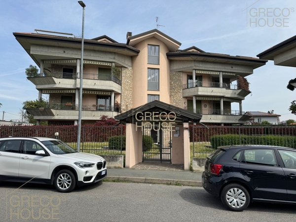appartamento in vendita ad Olgiate Olona in zona Buon Gesù