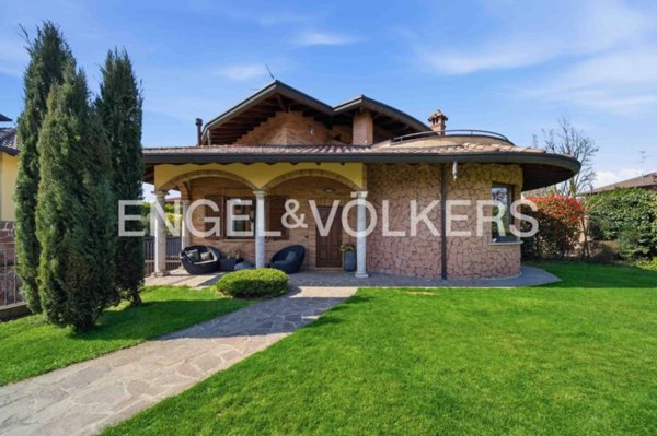 casa indipendente in vendita ad Olgiate Olona