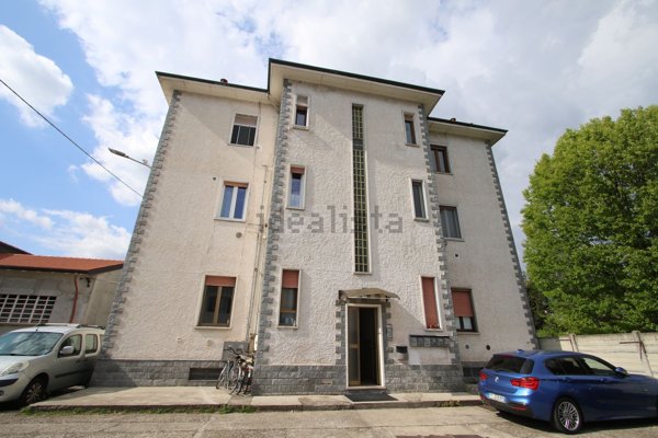 appartamento in vendita ad Olgiate Olona in zona Buon Gesù