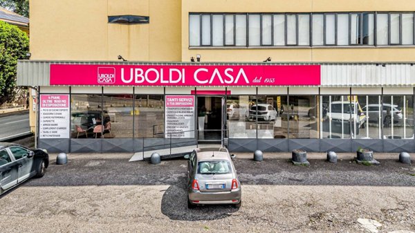 locale commerciale in vendita ad Olgiate Olona