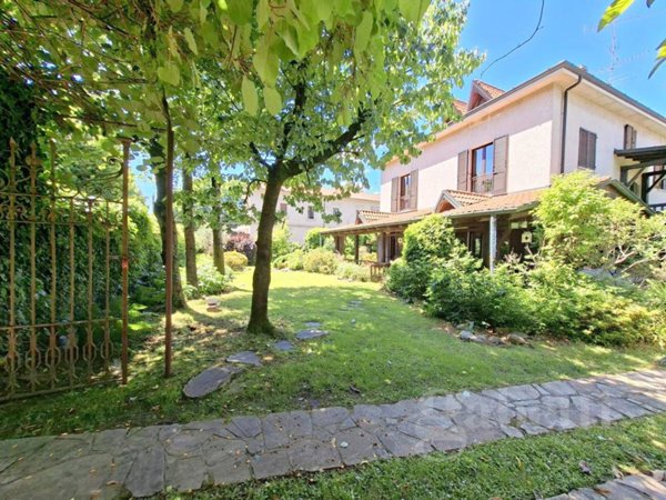 casa indipendente in vendita ad Olgiate Olona