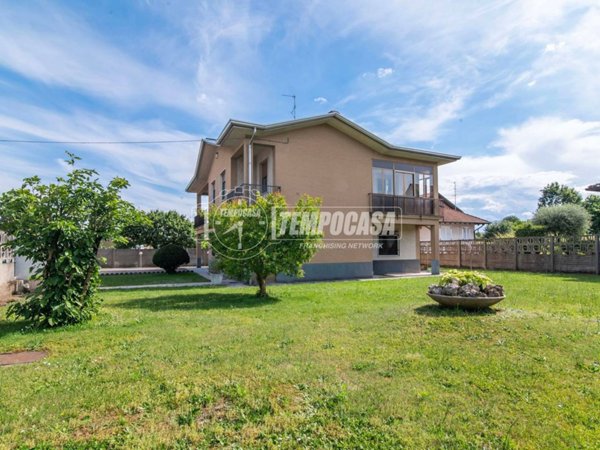 casa indipendente in vendita ad Olgiate Olona