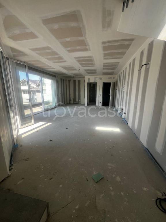 appartamento in vendita ad Olgiate Olona in zona Buon Gesù