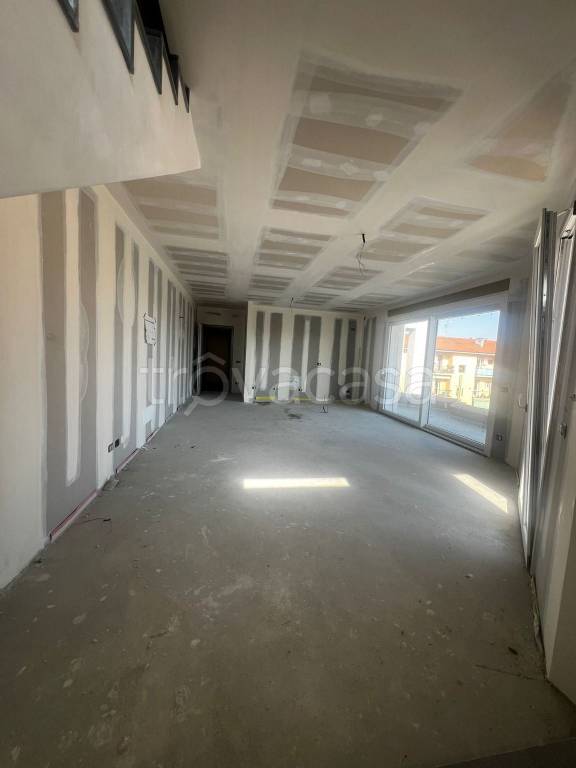 appartamento in vendita ad Olgiate Olona in zona Buon Gesù