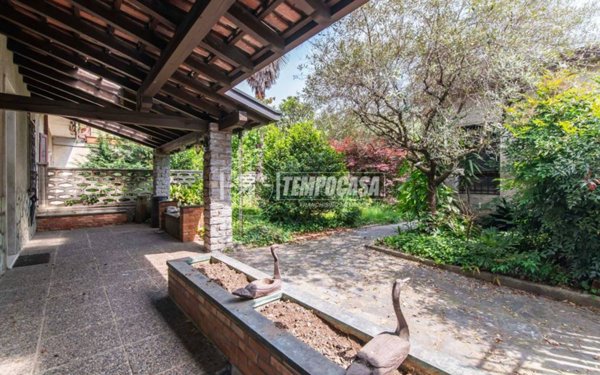 casa indipendente in vendita ad Olgiate Olona