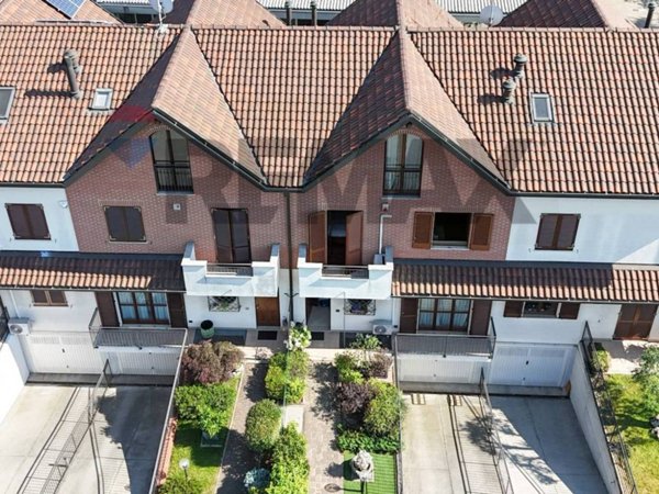 casa indipendente in vendita ad Olgiate Olona in zona Buon Gesù
