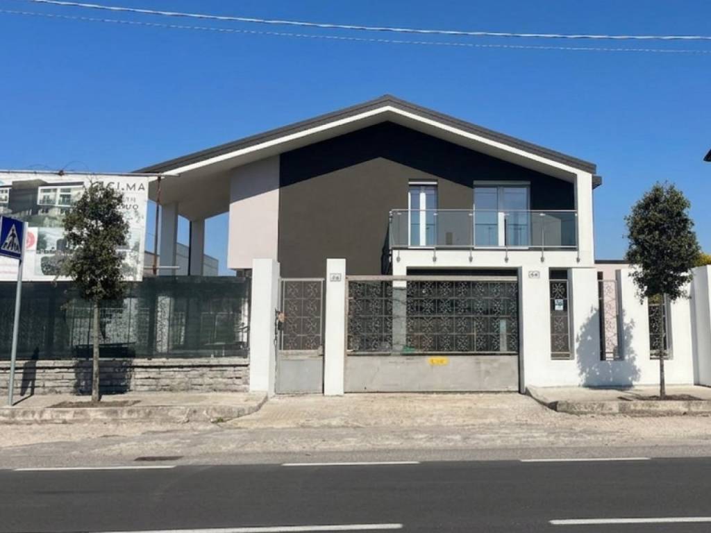 casa indipendente in vendita ad Olgiate Olona