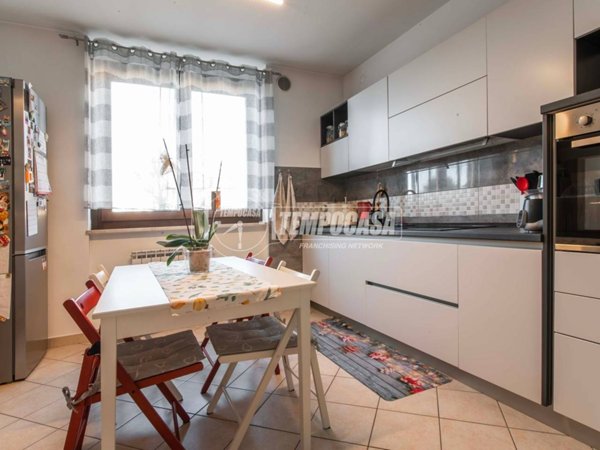 appartamento in vendita ad Olgiate Olona in zona Buon Gesù