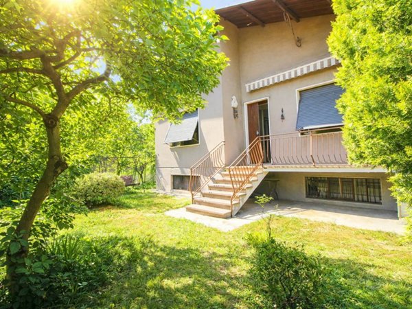 casa indipendente in vendita ad Olgiate Olona in zona Buon Gesù